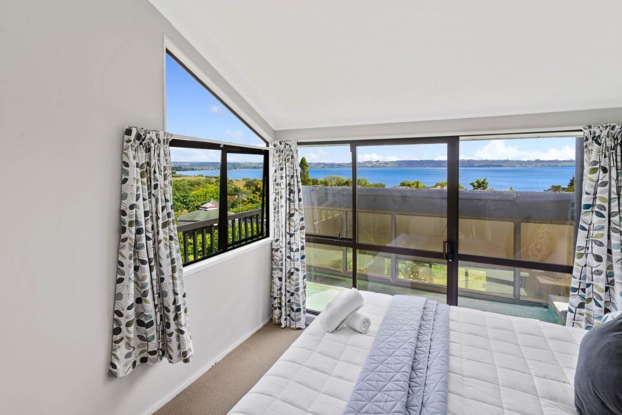 The Bird House - Kawaha Point, Rotorua. Stylish Six Bedroom Home With Space, Views And Relaxed Atmosphere Extérieur photo