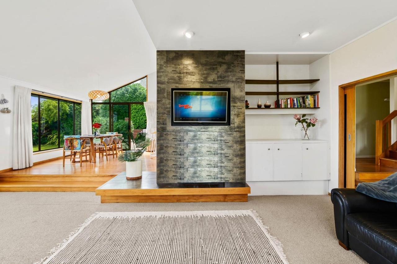 The Bird House - Kawaha Point, Rotorua. Stylish Six Bedroom Home With Space, Views And Relaxed Atmosphere Extérieur photo