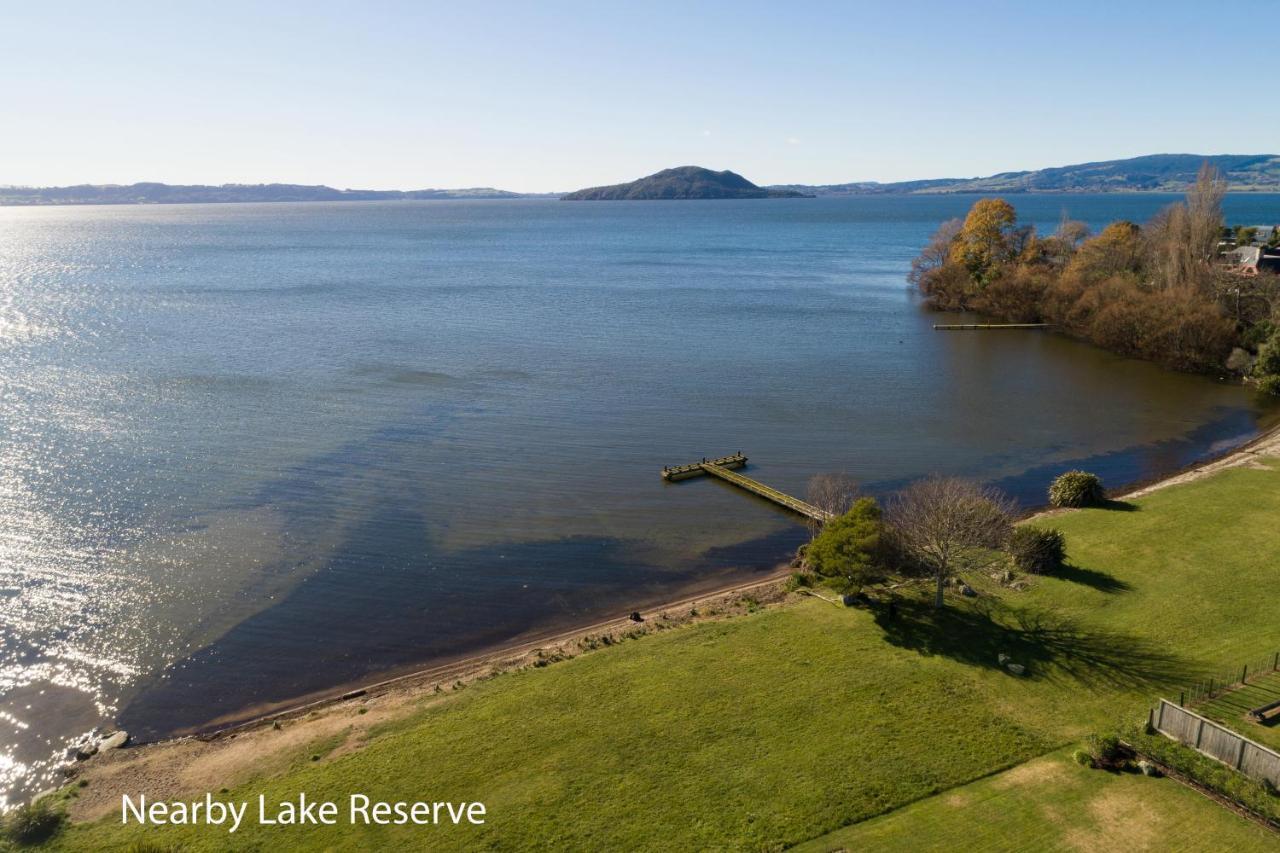 The Bird House - Kawaha Point, Rotorua. Stylish Six Bedroom Home With Space, Views And Relaxed Atmosphere Extérieur photo